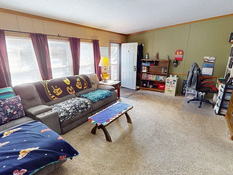 Listing photo 5