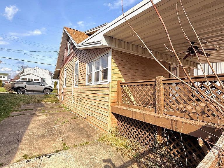 Listing photo 4