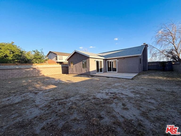 Listing photo 5
