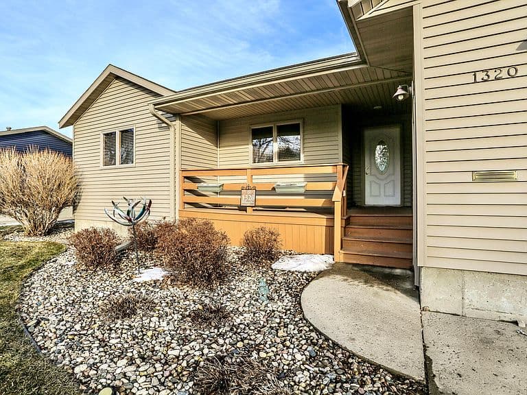 Listing photo 3