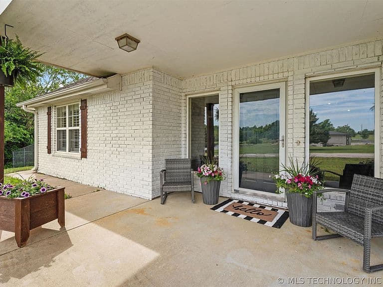 Listing photo 4
