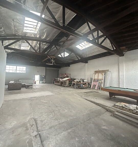 Listing photo 5
