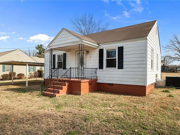 Listing photo 3
