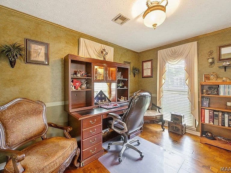 Listing photo 4