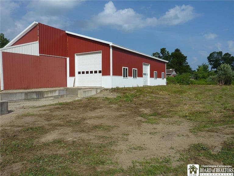 Listing photo 2