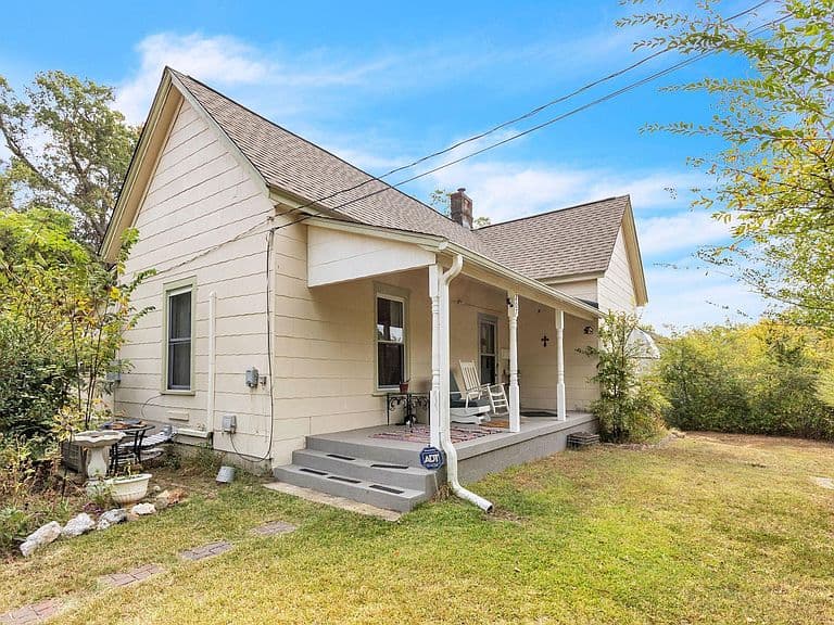 Listing photo 4