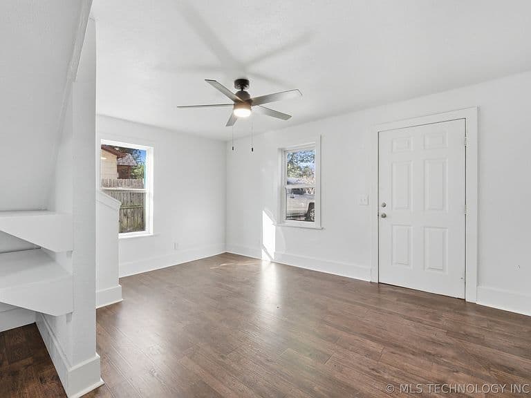 Listing photo 4