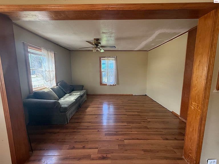 Listing photo 4