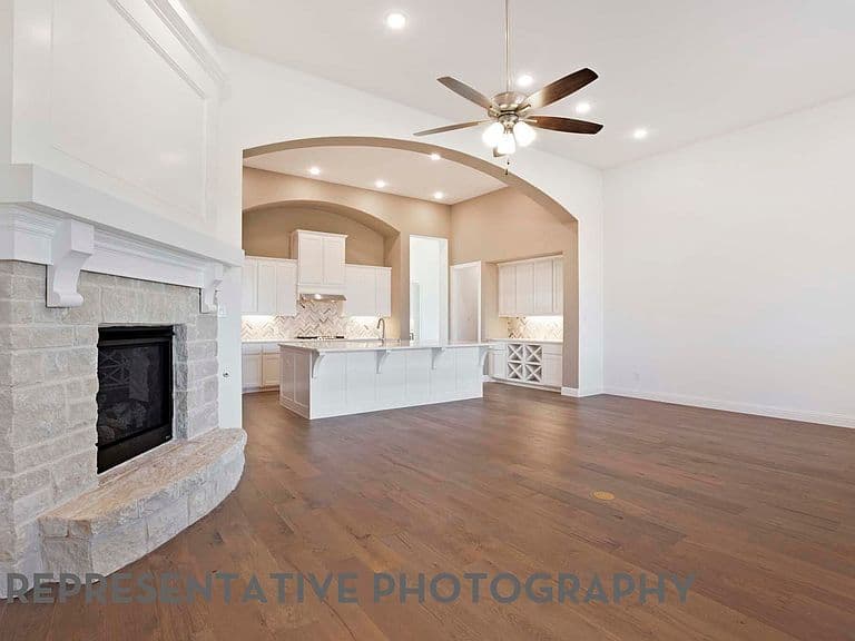 Listing photo 3