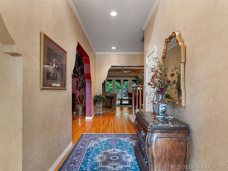Listing photo 5