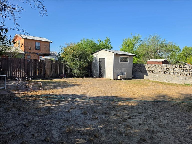 Listing photo 5