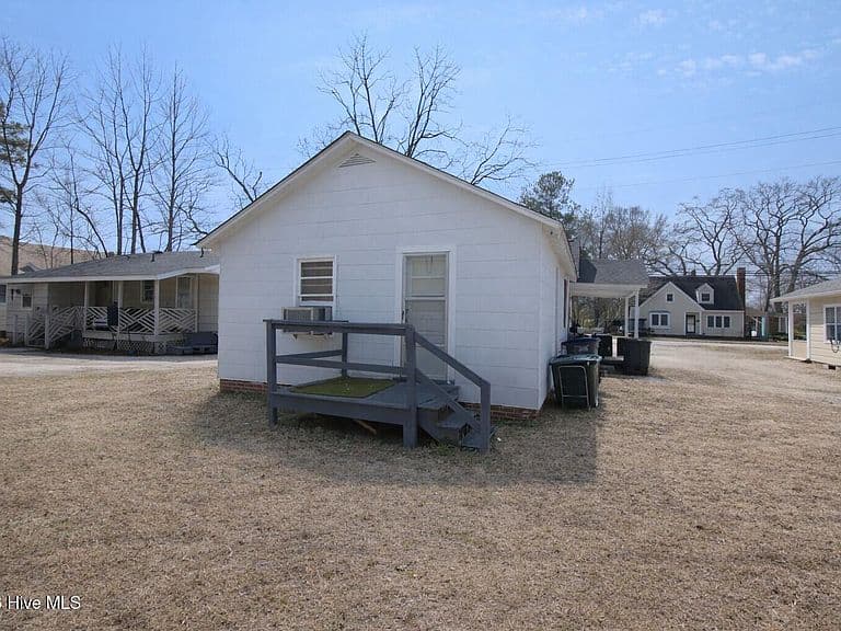 Listing photo 5