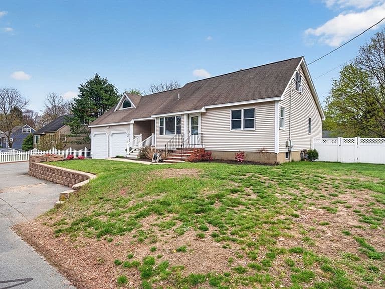Listing photo 2