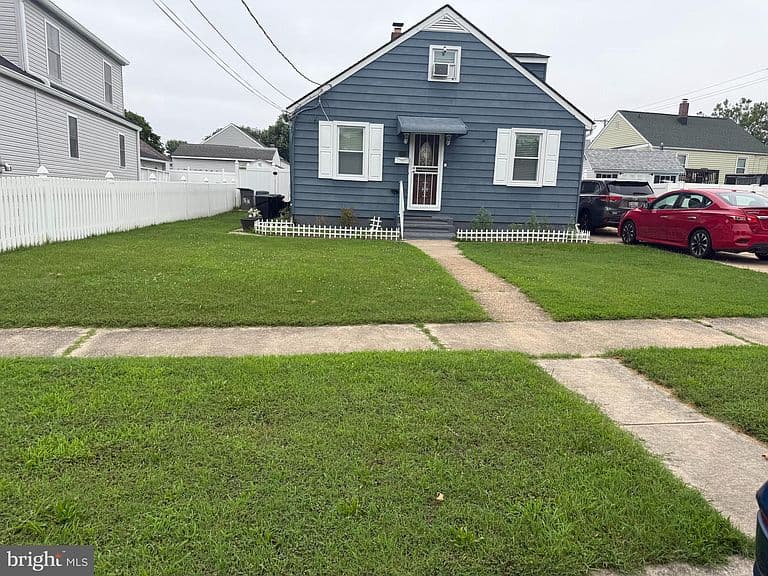 Listing photo 3