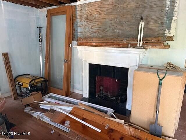 Listing photo 2