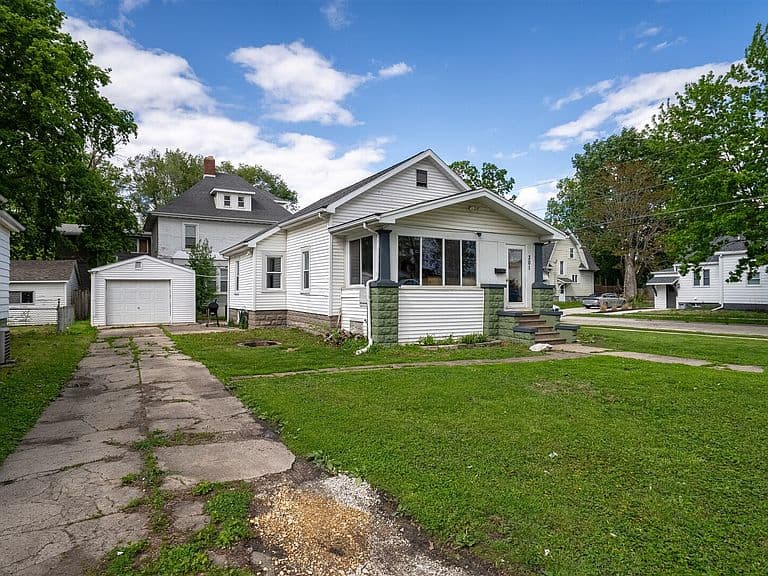 Listing photo 2