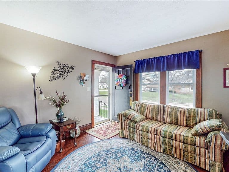 Listing photo 5
