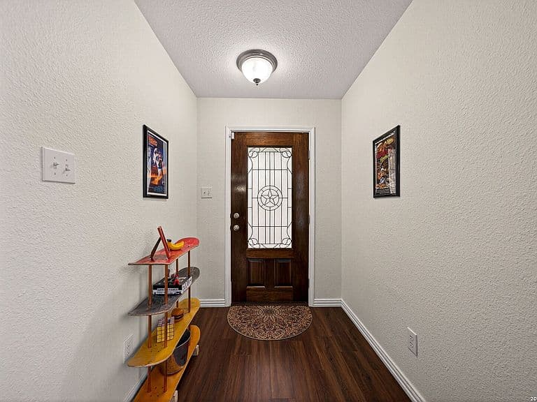 Listing photo 4