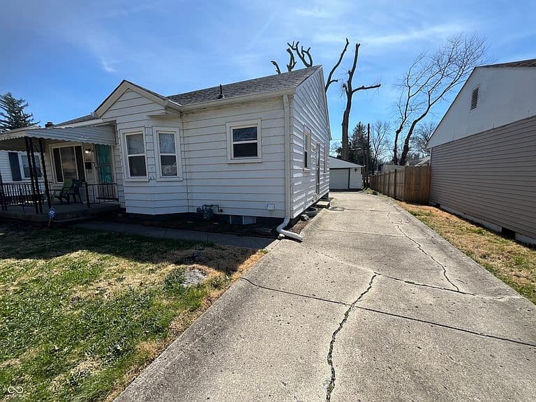 Listing photo 3
