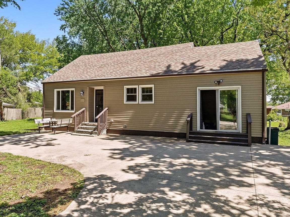 Primary listing photo