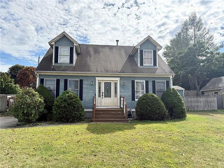 Listing photo 2