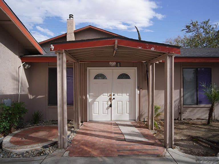 Listing photo 3