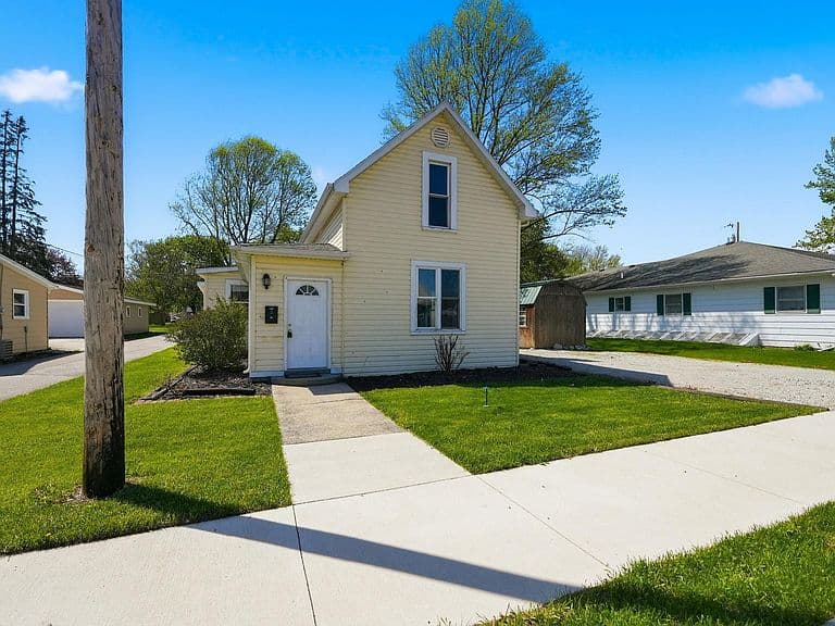 Listing photo 3