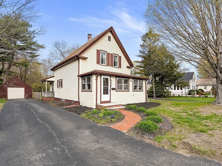 Listing photo 2