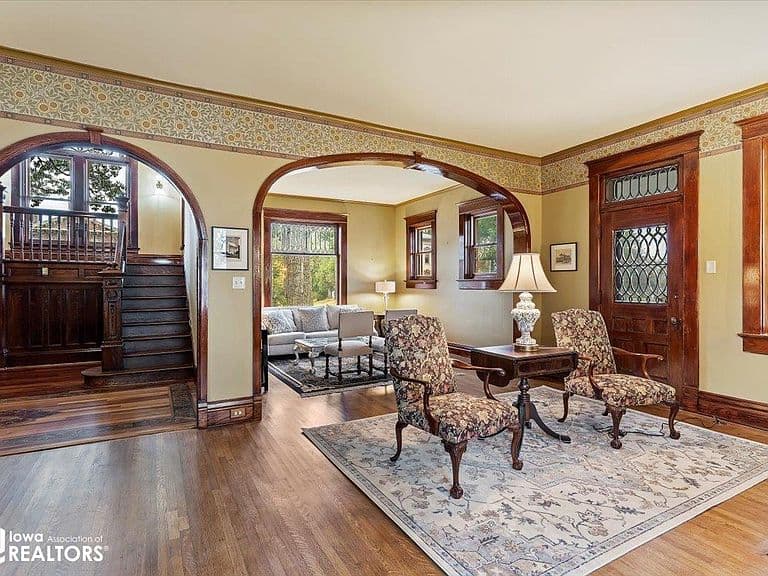 Listing photo 5