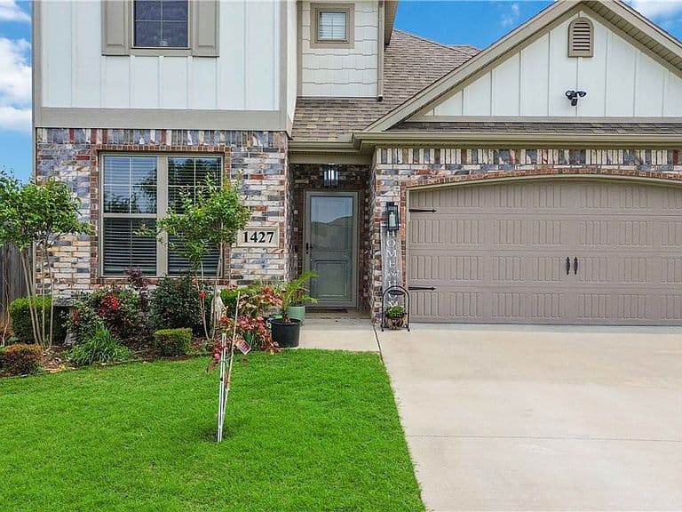 Listing photo 4