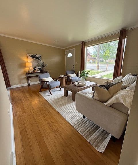 Listing photo 3