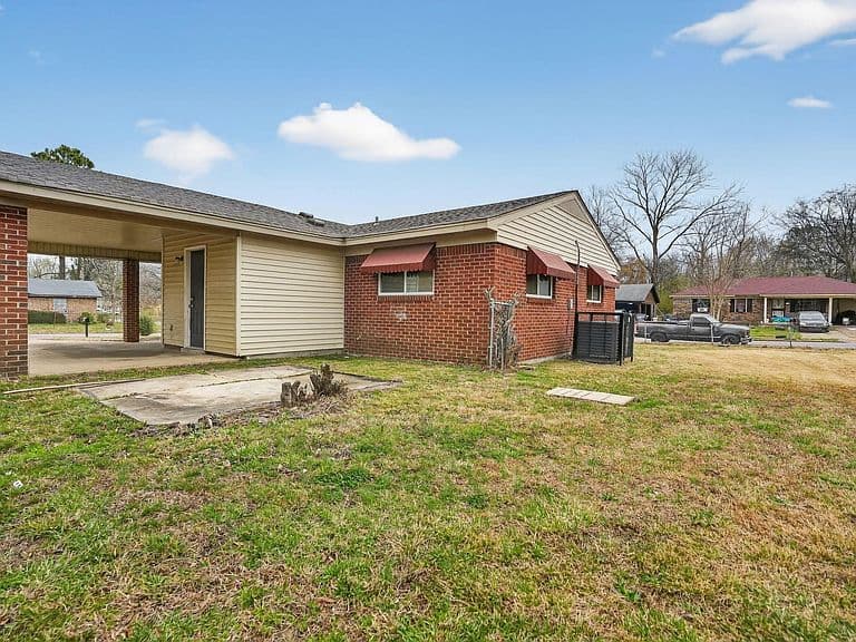 Listing photo 4