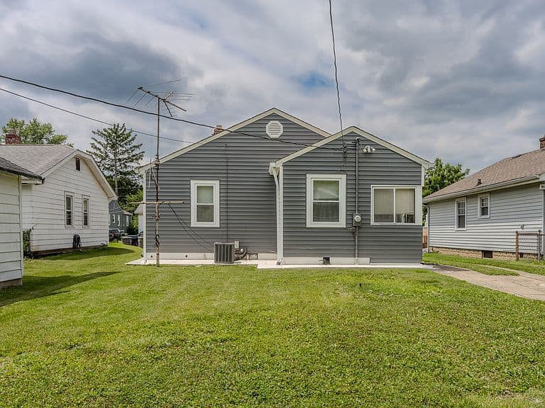 Listing photo 4