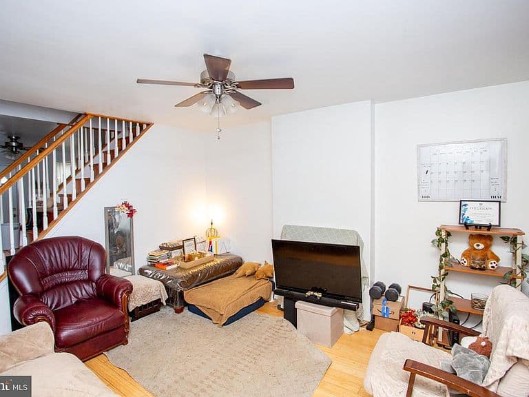 Listing photo 4