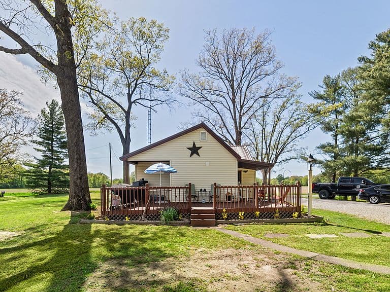 Listing photo 3