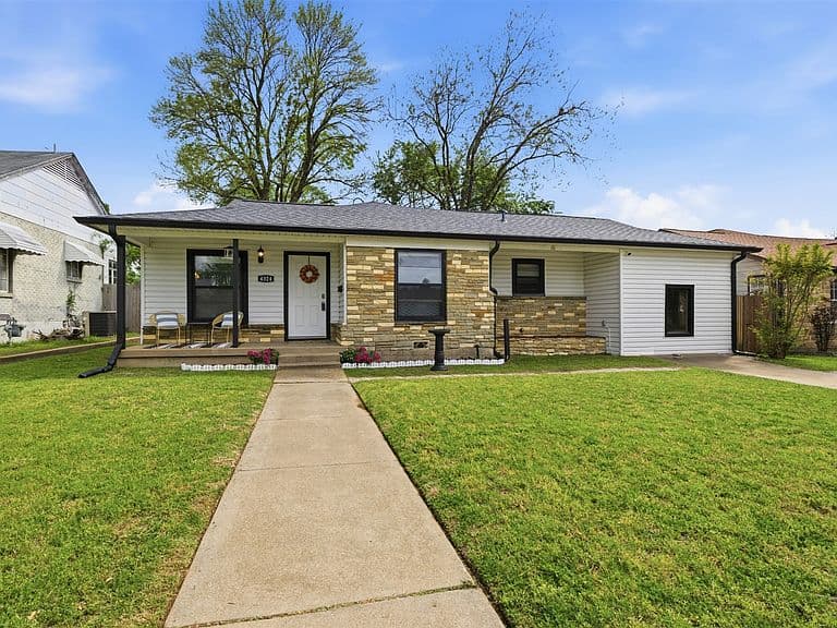 Listing photo 3