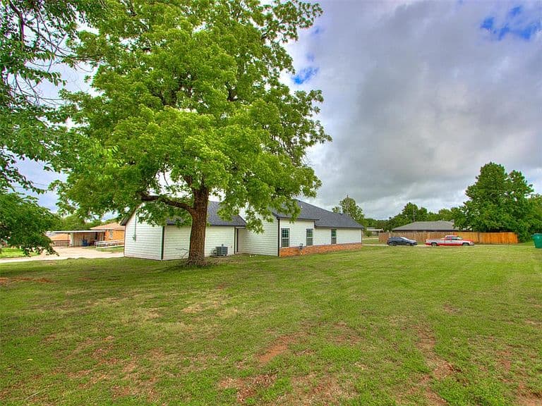 Listing photo 5