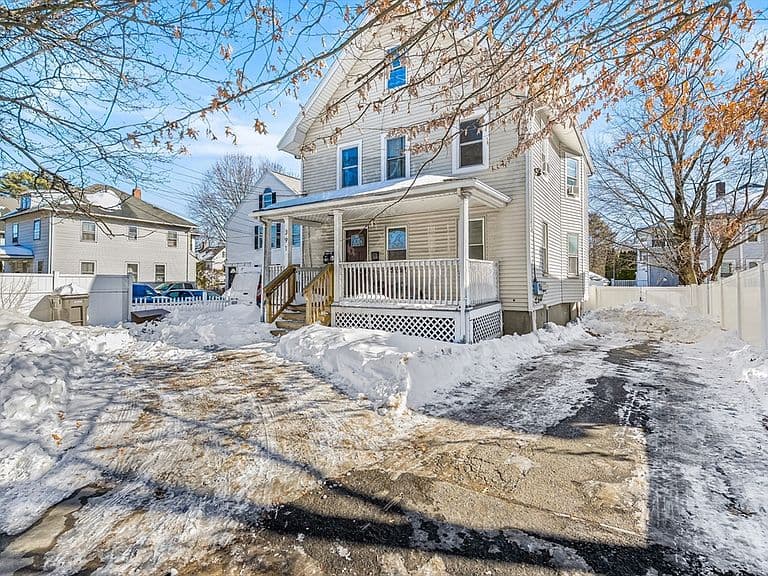 Listing photo 2
