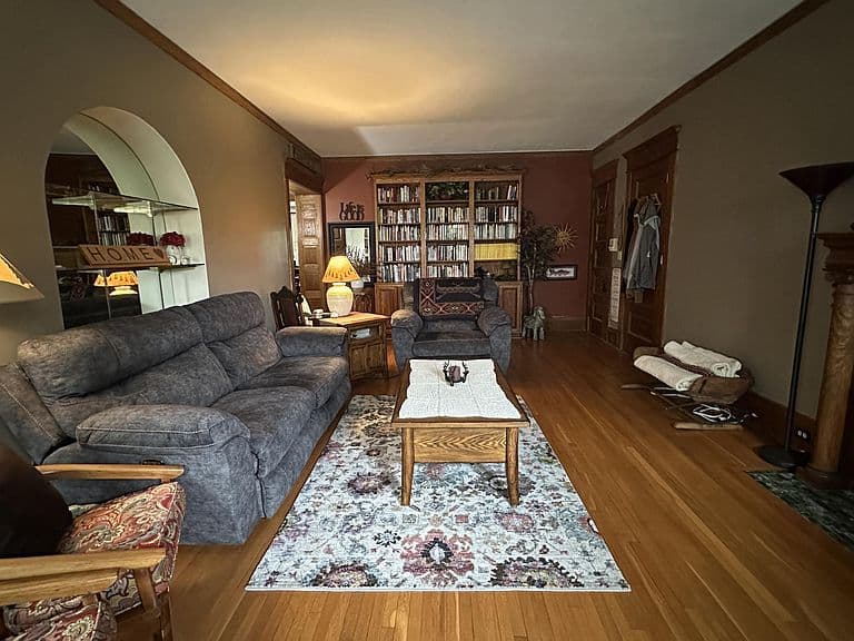 Listing photo 5