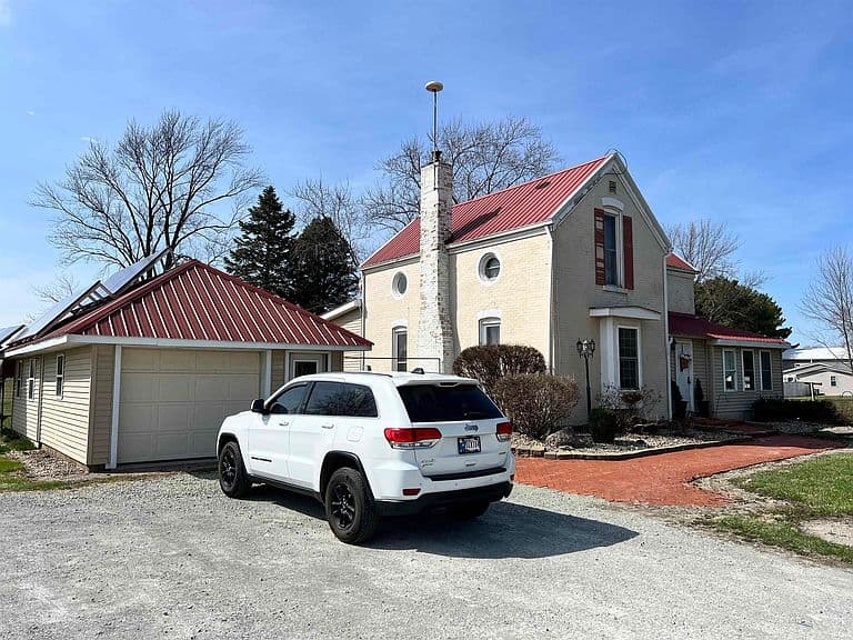 Listing photo 3