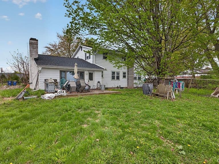 Listing photo 4