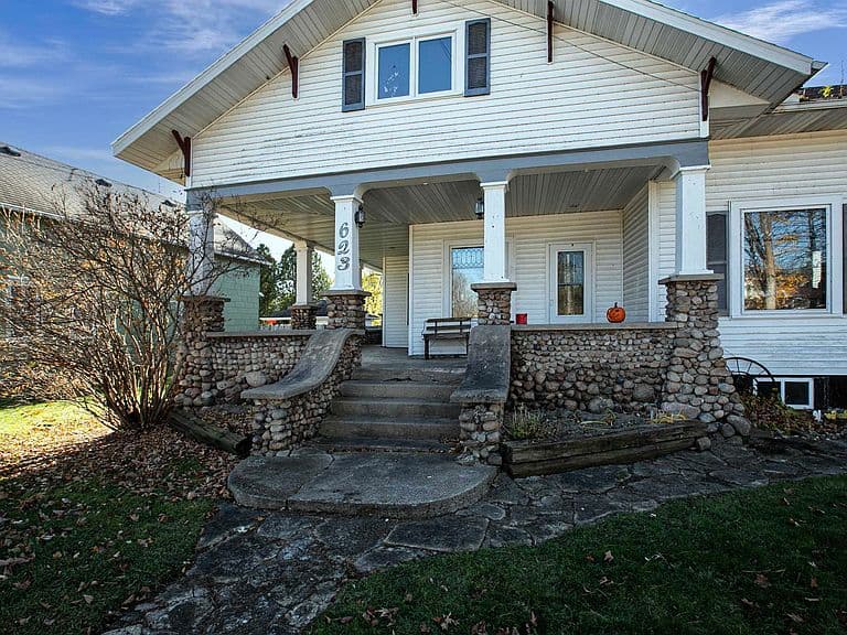 Listing photo 3