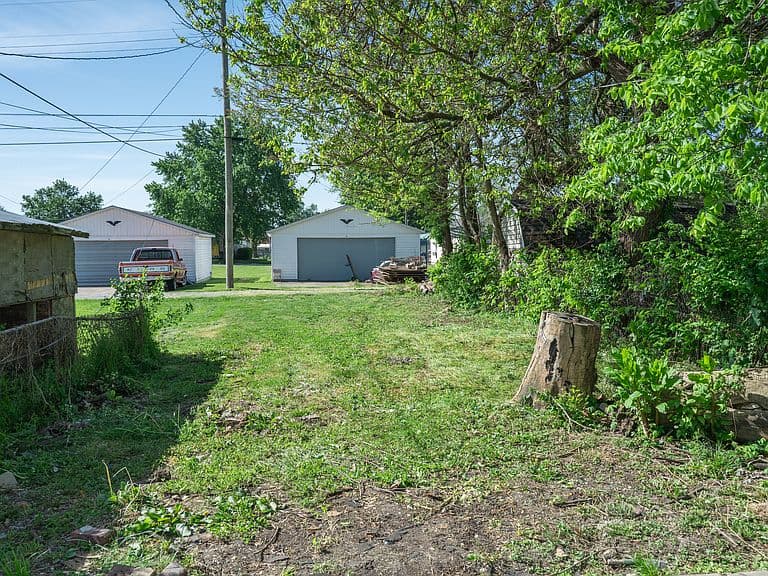 Listing photo 5