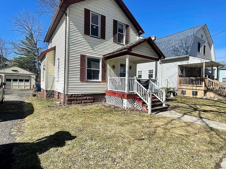 Listing photo 2