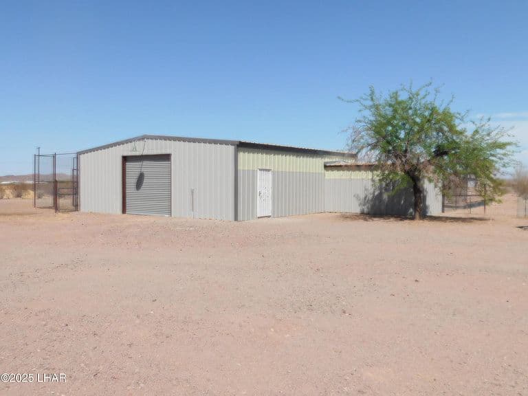 Listing photo 4