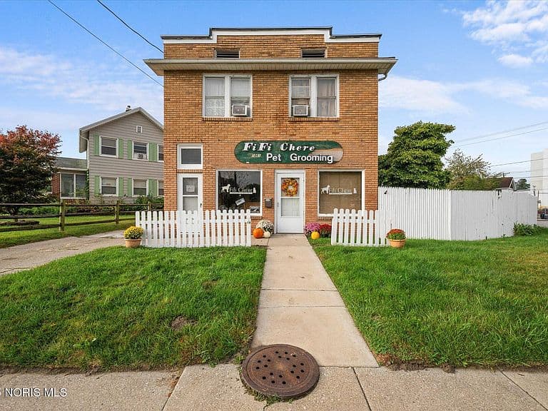 Listing photo 3