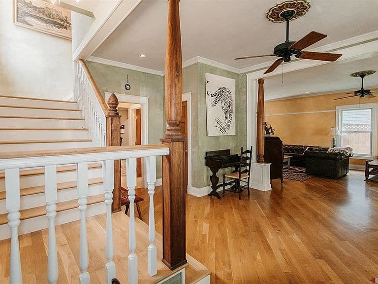 Listing photo 5