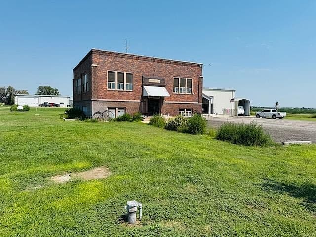 Listing photo 4