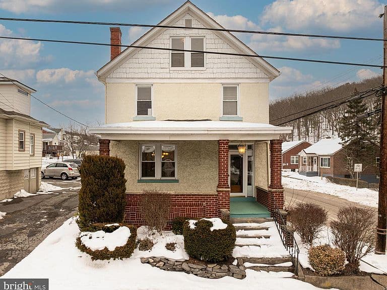 Listing photo 4