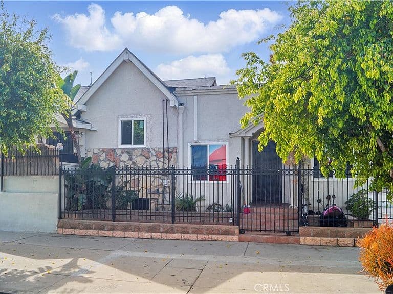 Listing photo 4